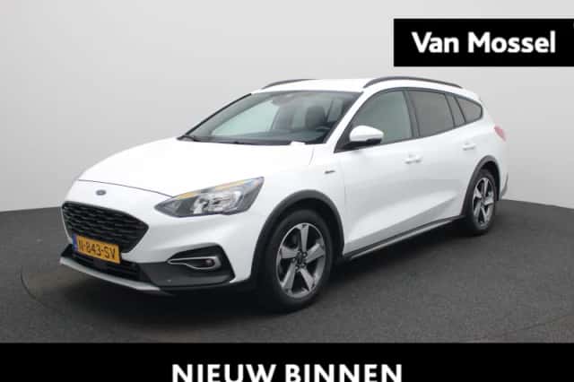 Ford Focus (2022) thumbnail 1