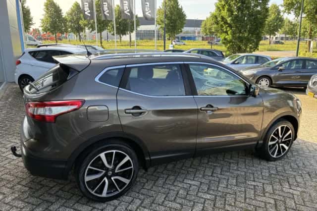 Nissan Qashqai (2015) thumbnail 6