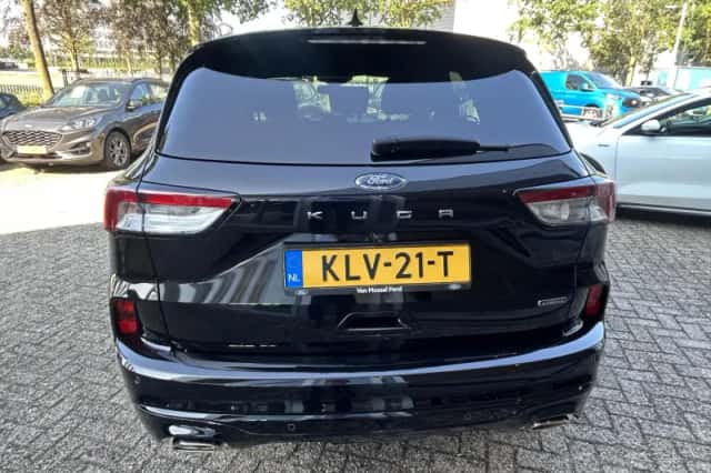Ford Kuga (2023) thumbnail 4