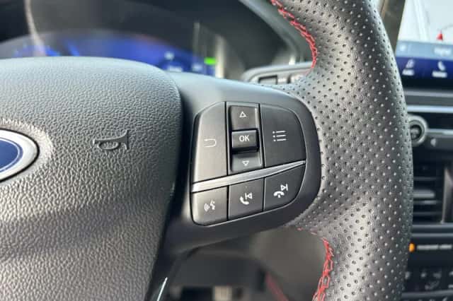 Ford Kuga (2022) thumbnail 15