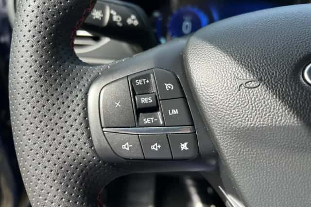 Ford Kuga (2022) thumbnail 16