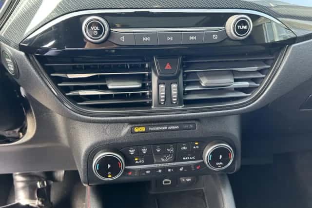 Ford Kuga (2022) thumbnail 18