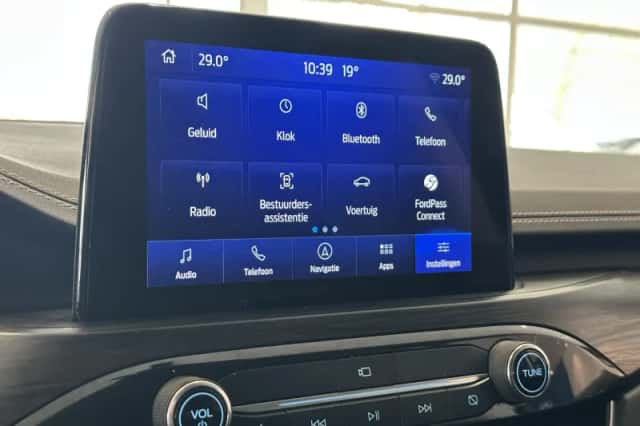 Ford Kuga (2021) thumbnail 19
