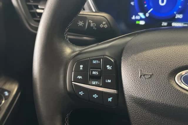 Ford Kuga (2021) thumbnail 25