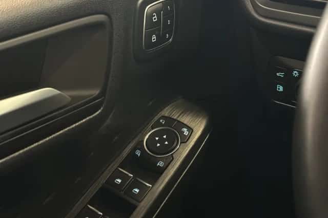Ford Kuga (2021) thumbnail 33