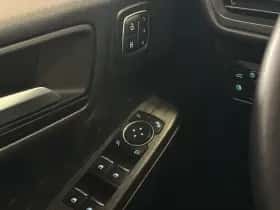 Ford Kuga thumbnail 33