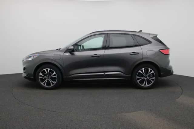 Ford Kuga (2022) thumbnail 4