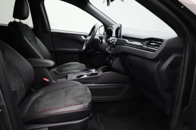 Ford Kuga (2022) thumbnail 38