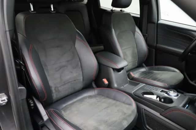 Ford Kuga (2022) thumbnail 41