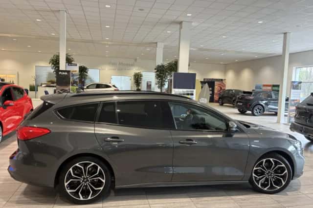 Ford Focus (2020) thumbnail 6