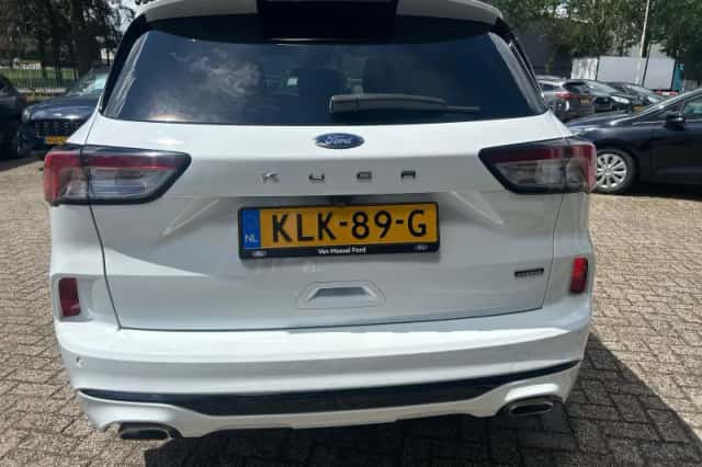 Ford Kuga (2022) thumbnail 4
