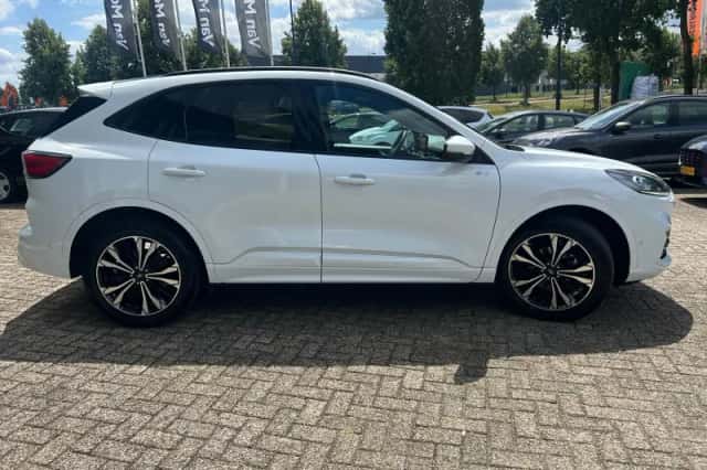 Ford Kuga (2022) thumbnail 6