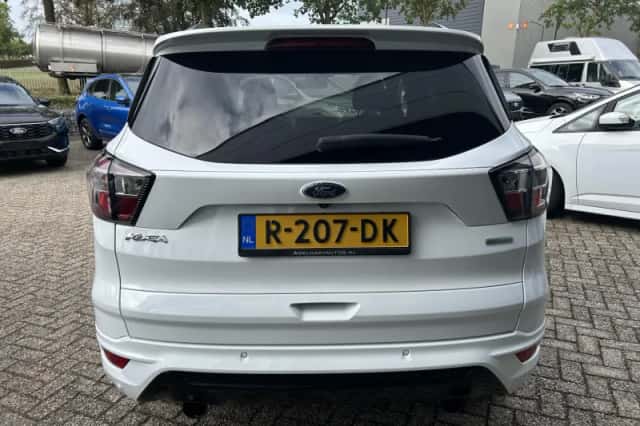 Ford Kuga (2017) thumbnail 4