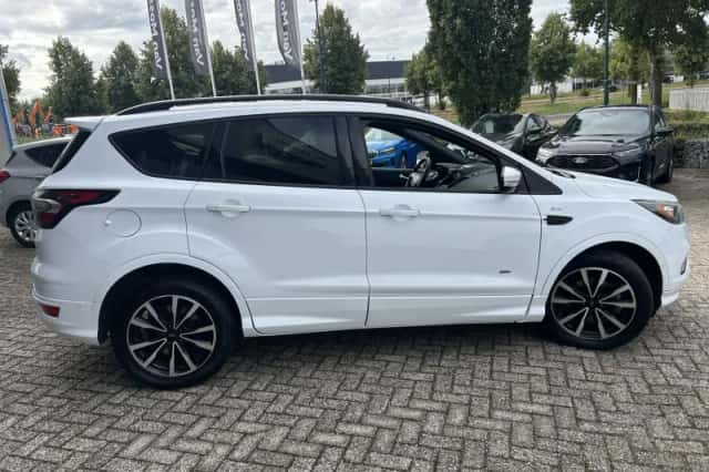 Ford Kuga (2017) thumbnail 6