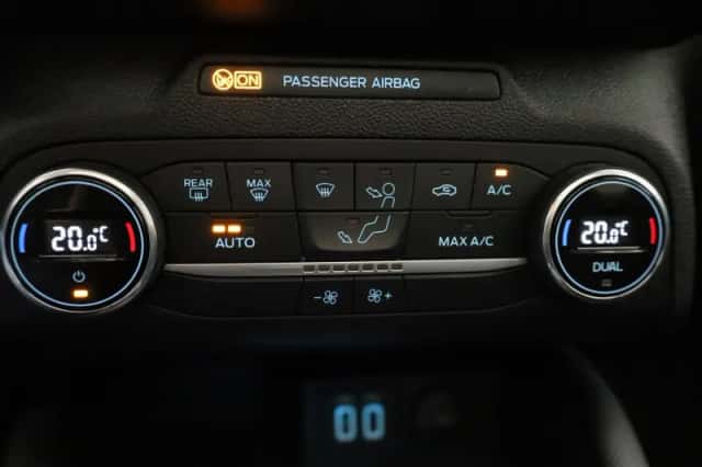 Ford Focus (2022) thumbnail 22