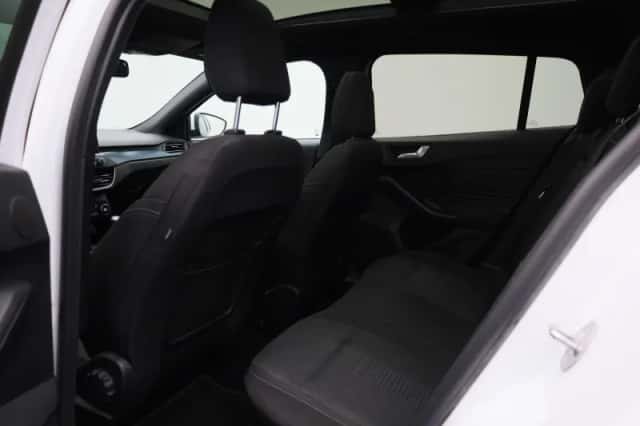 Ford Focus (2022) thumbnail 10