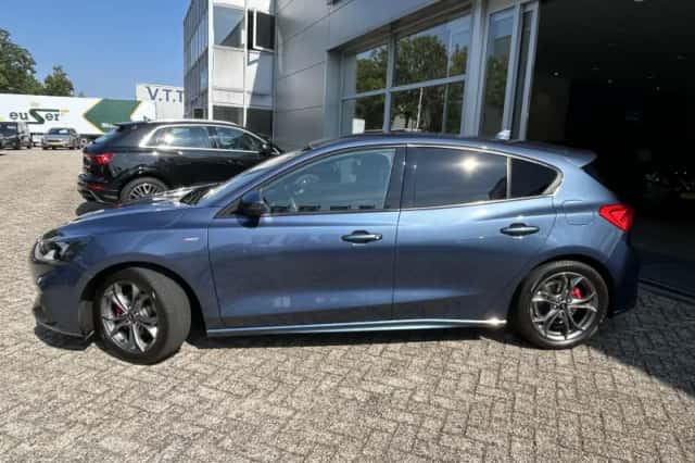 Ford Focus (2019) thumbnail 2