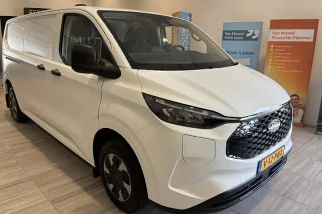Ford E-Transit (2026) thumbnail 6