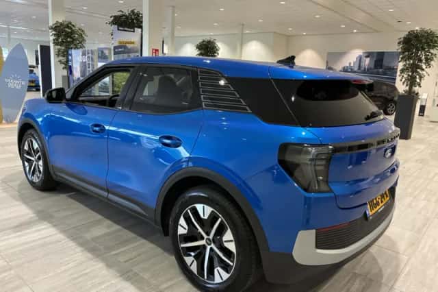 Ford Explorer (2025) thumbnail 3
