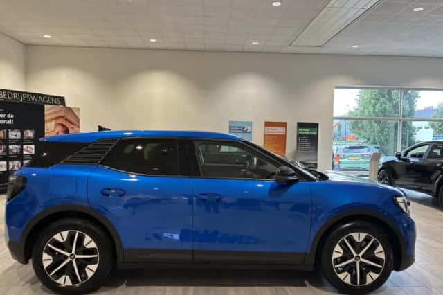 Ford Explorer (2025) thumbnail 6