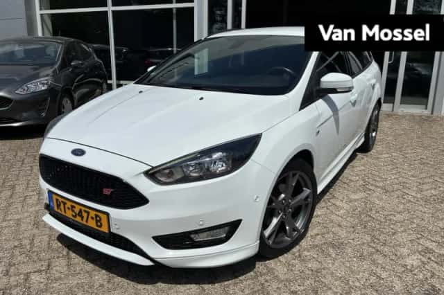 Ford Focus (2018) thumbnail 1
