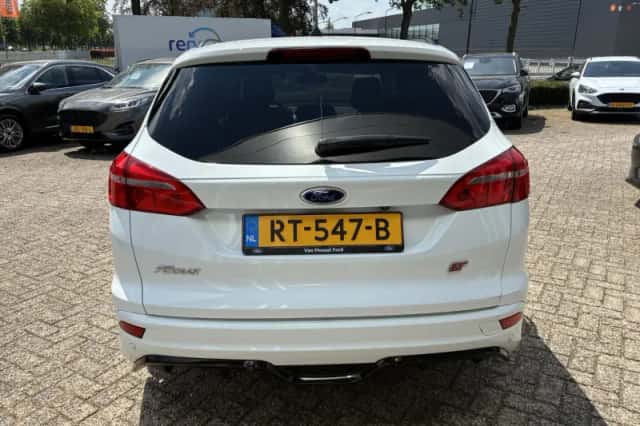Ford Focus (2018) thumbnail 4