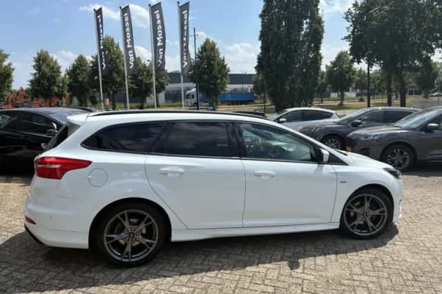 Ford Focus (2018) thumbnail 6
