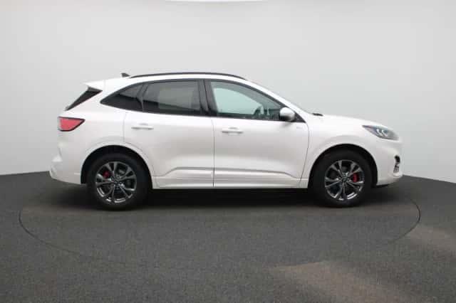 Ford Kuga (2022) thumbnail 6