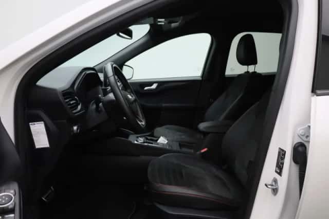 Ford Kuga (2022) thumbnail 9