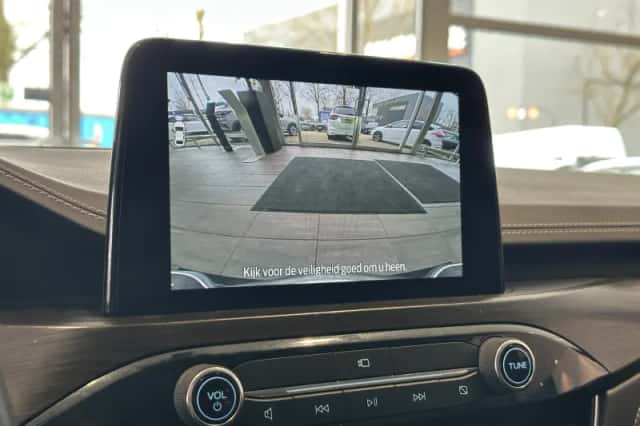 Ford Kuga (2022) thumbnail 19