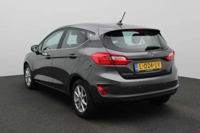 Ford Fiesta (2021) thumbnail 2