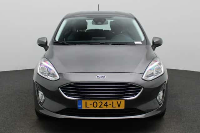 Ford Fiesta (2021) thumbnail 3