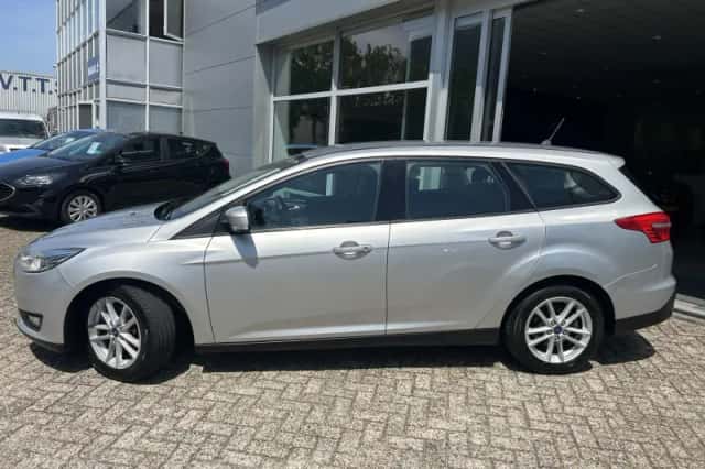 Ford Focus (2017) thumbnail 2