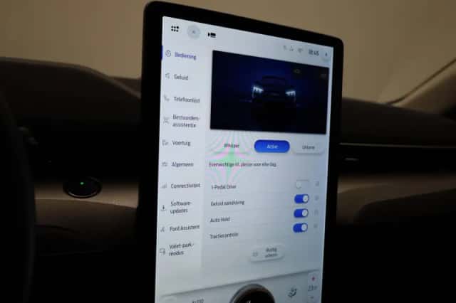 Ford Mustang Mach-E (2021) thumbnail 26