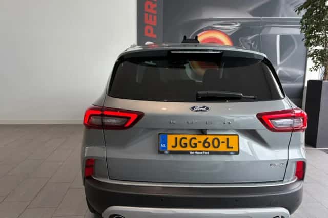 Ford Kuga (2025) thumbnail 4