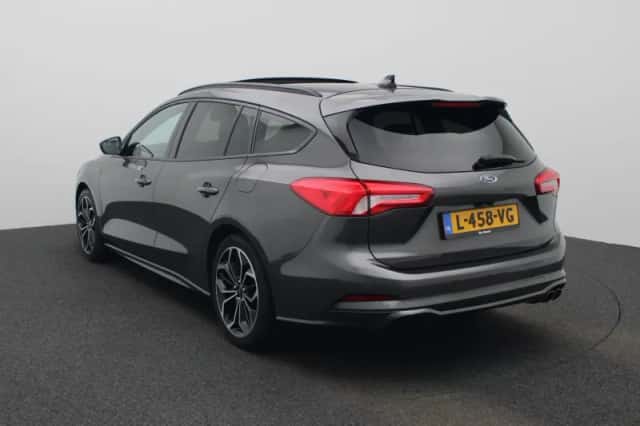 Ford Focus (2021) thumbnail 2