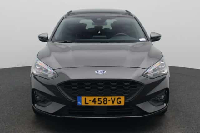 Ford Focus (2021) thumbnail 3