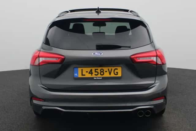 Ford Focus (2021) thumbnail 5