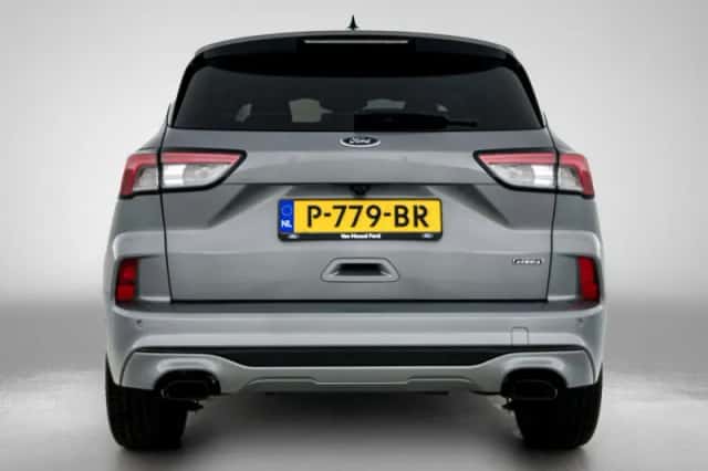 Ford Kuga (2022) thumbnail 3