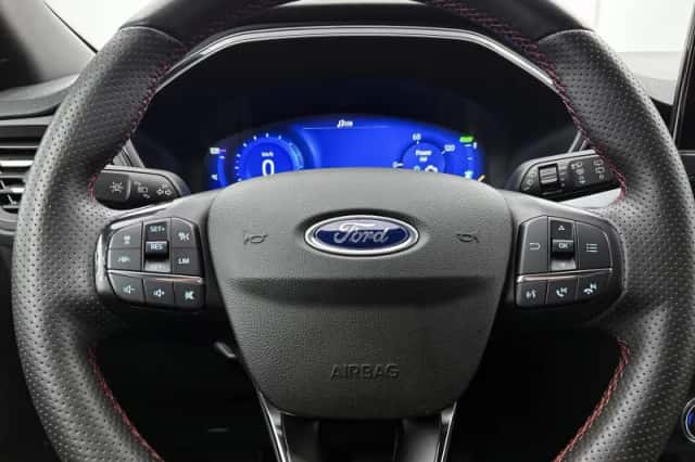Ford Kuga (2022) thumbnail 39