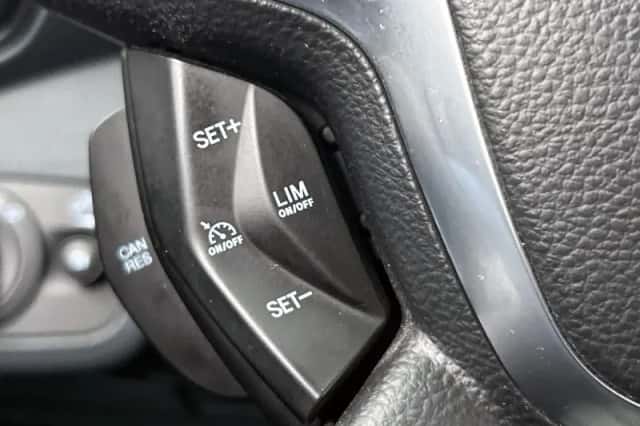 Ford C-Max (2014) thumbnail 6