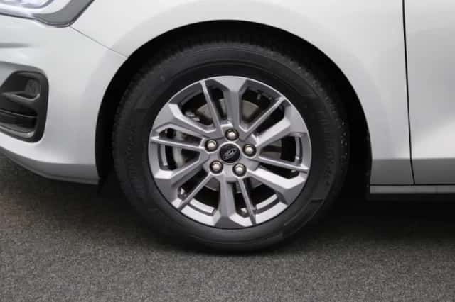 Ford Focus (2023) thumbnail 11