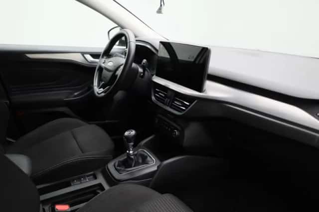 Ford Focus (2023) thumbnail 28