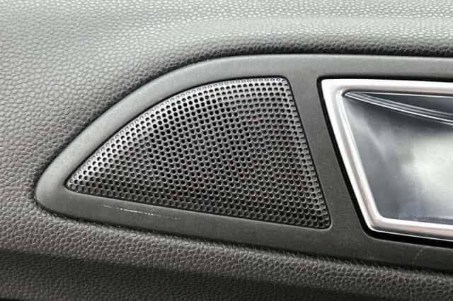 Ford Fiesta (2014) thumbnail 12