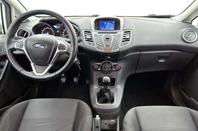 Ford Fiesta (2014) thumbnail 20