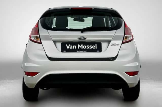 Ford Fiesta (2014) thumbnail 3