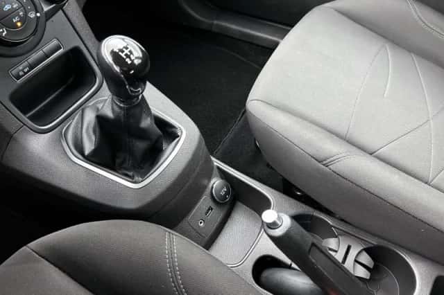 Ford Fiesta (2014) thumbnail 27