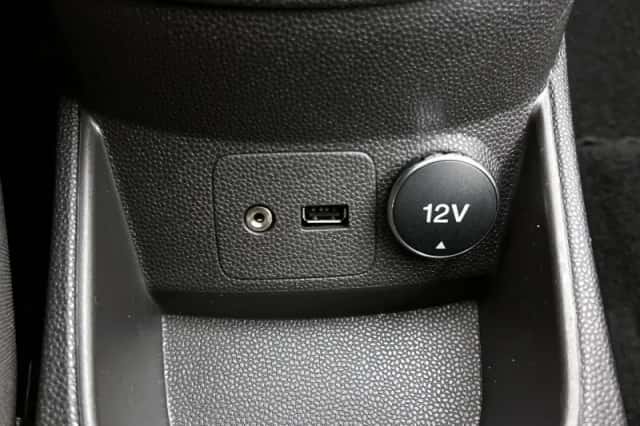 Ford Fiesta (2014) thumbnail 31