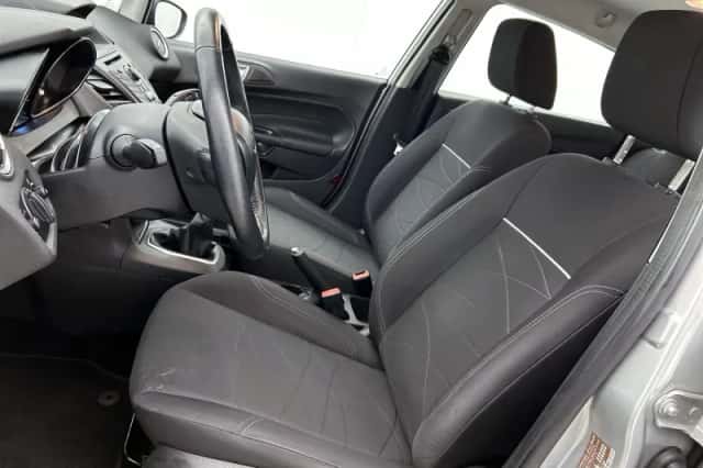 Ford Fiesta (2014) thumbnail 33
