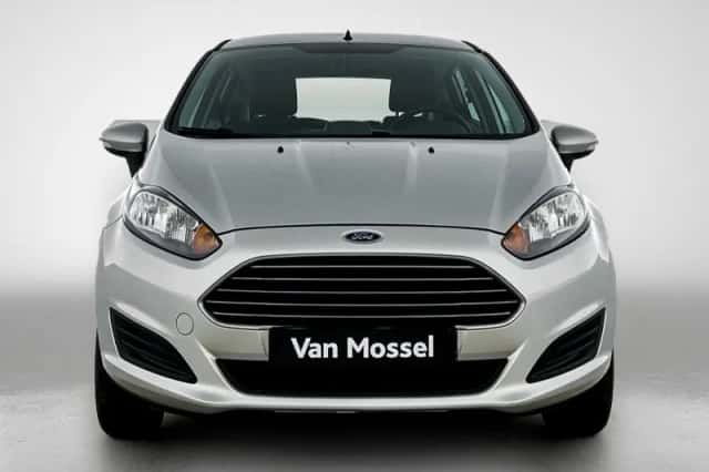 Ford Fiesta (2014) thumbnail 5